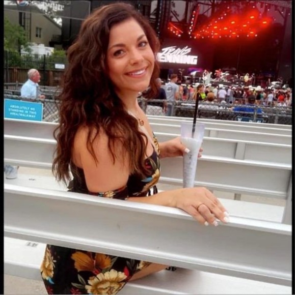 Meet your Posher, Brooklyn noel - Picture 1 of 1